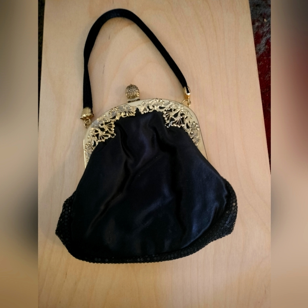 Vintage handbag/wristlet